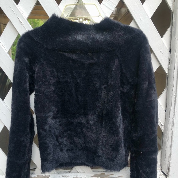 Forever 21 Over the Shoulder Furry Long Sleeve - Picture 3 of 3